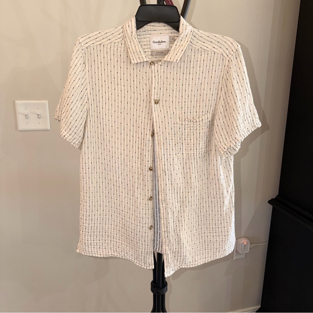 Goodfellow & Co Textured Button Down Shirt Cream Stripe Short Sleeve - Size M